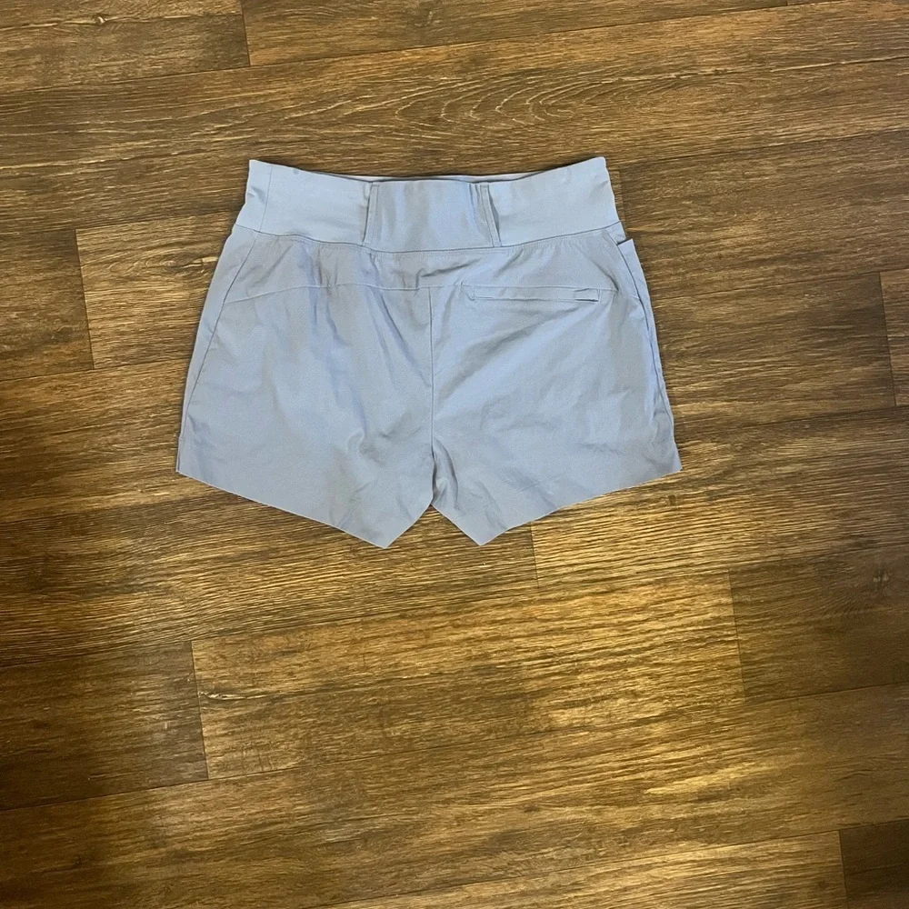 Athleta Women's Trekkie North Mid Rise Lightweight Shorts - Picture 8 of 8